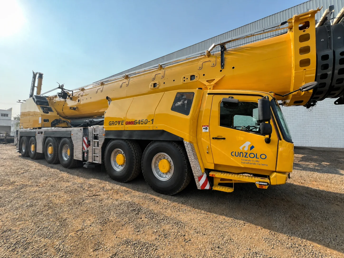 Guindaste Grove GMK6450-1 de 450 toneladas da Cunzolo