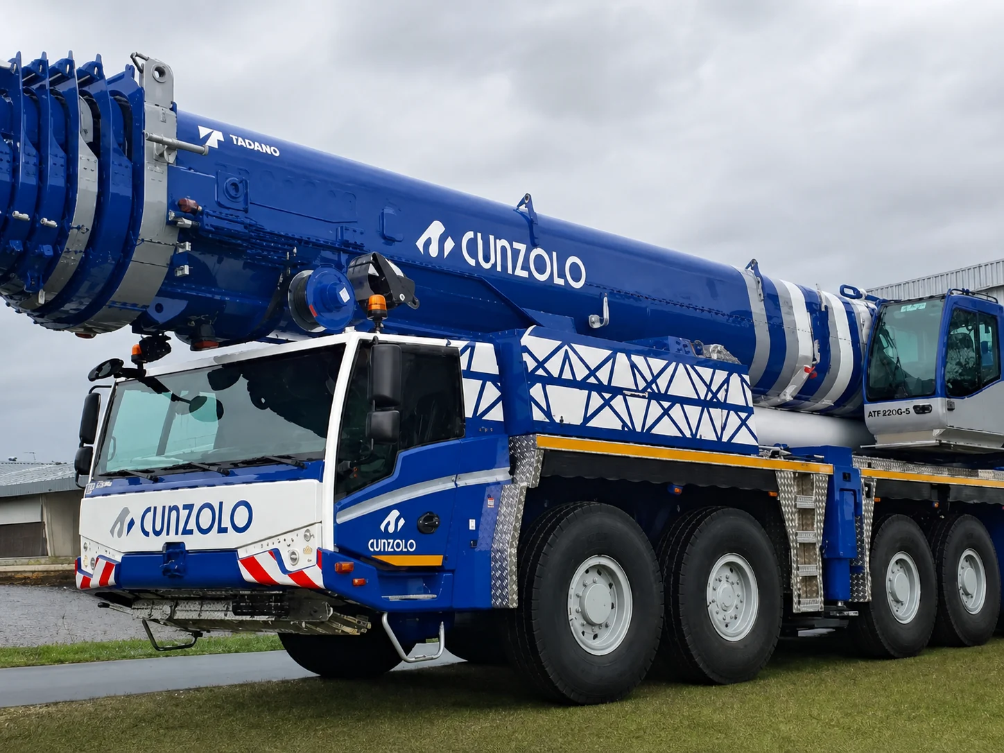 Guindaste usado Cunzolo disponível mediante consulta