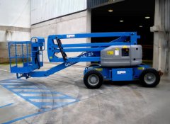 Plataforma com Lança Articulada Genie Z45/25 DC 