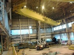 Içamento de Vigas com Guindaste Link Belt, modelo HTT8690