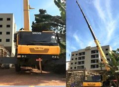 Guindaste Grove na construção de prédios